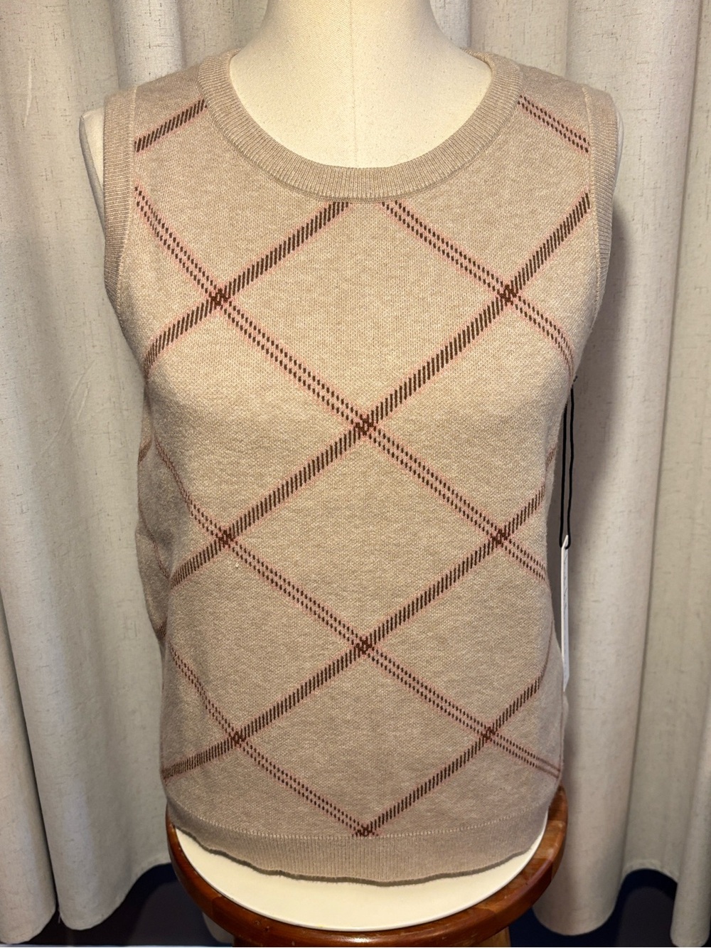 NWT Nicole Miller Argyle Button Back Sweater Vest Size M
